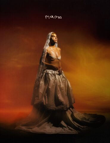 Nataša Bekvalac se vratila s novim albumom „Mama“
